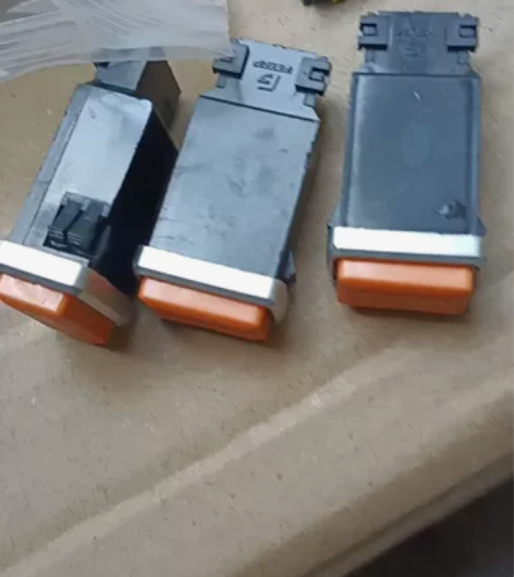 12v小沙USB充电插头手机充电插头 10...