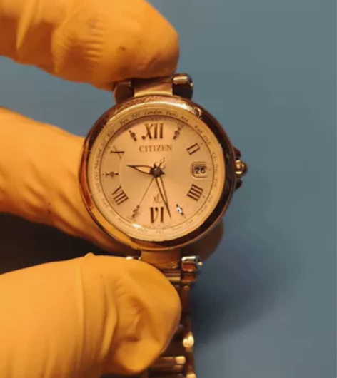 咸鱼表妹，喜欢手表的表妹光动能手表修复，解...