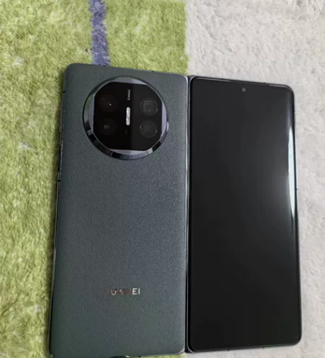 华为matex5，16+512青山黛，9....
