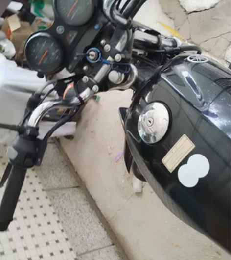 雅马哈天剑125摩托车 换的机油 换的前后...