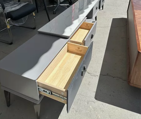 新买的家居，搬家了，低价出售，宜美宜家的牌...