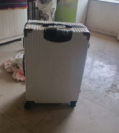 八成新，22年冬天买的，上学的时候用的，现...