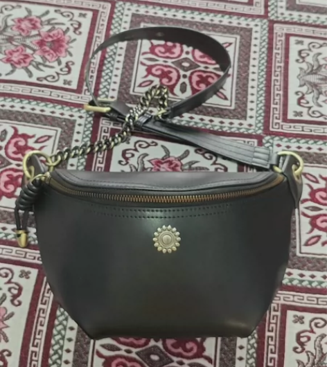 纳兰杜真皮包包，皮质超好！可做胸包，可腋下...