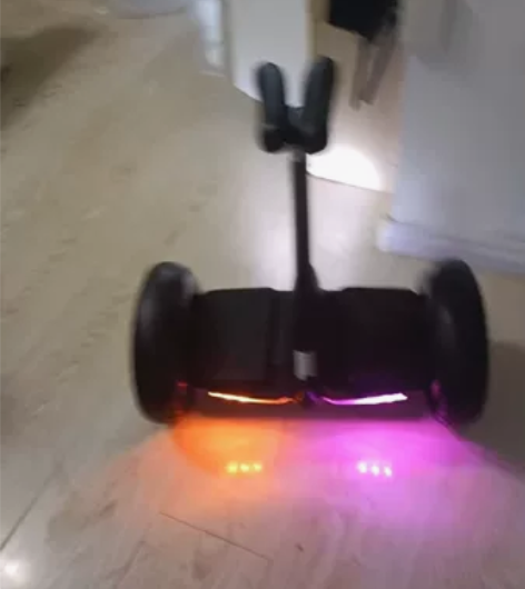 纳恩博9号平衡车  也就是小米的带蓝牙遥控...