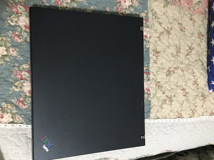 几乎全新的IBM R52 ThinkPad...