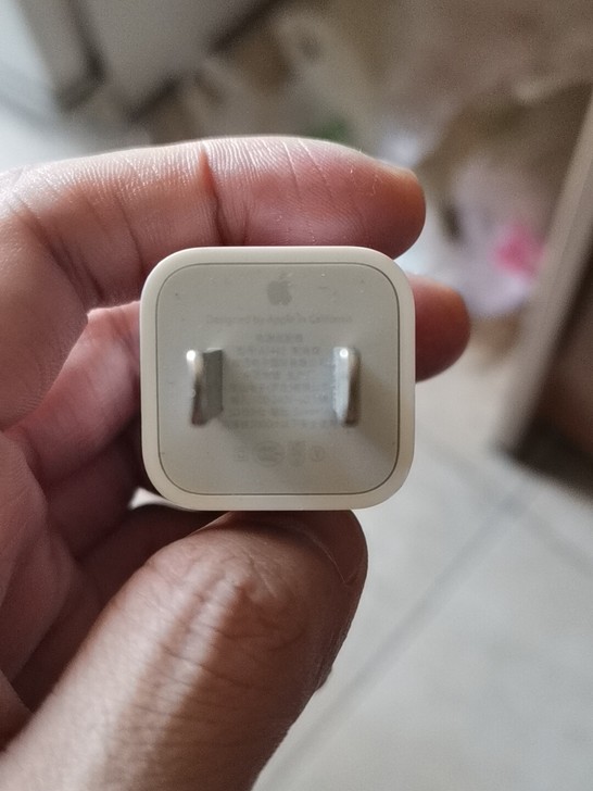 iPhone8p手机原装充电器和外壳买手机...