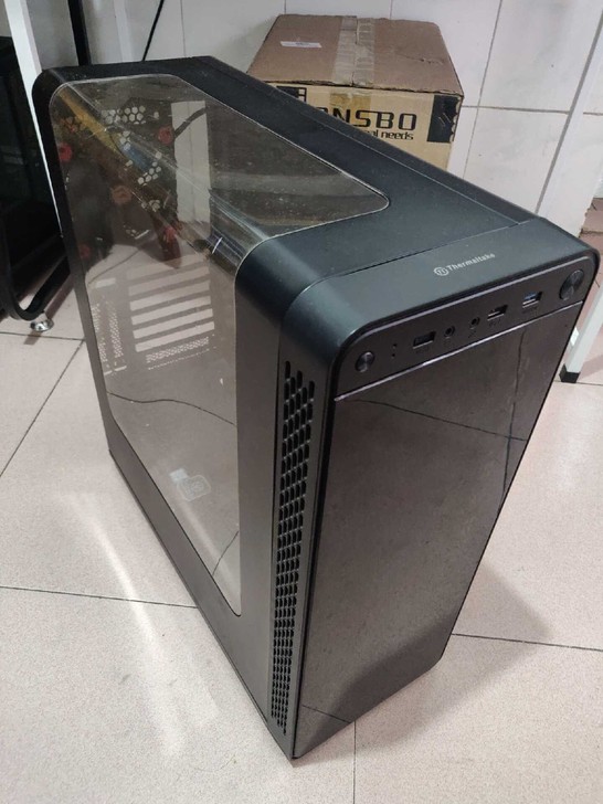 Tt View 37 RGB 侧透机箱