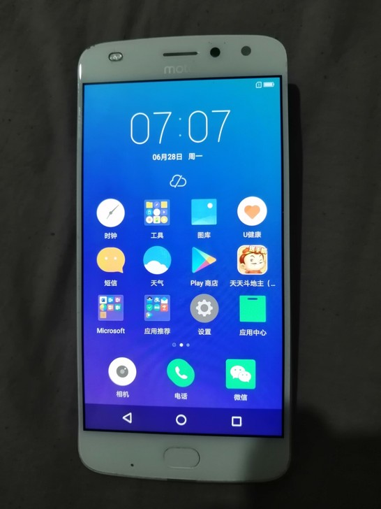 摩托罗拉MOTO Z2 play 型号17...