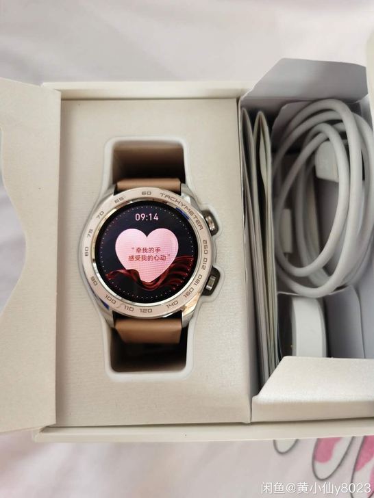 华为手表,8成新,除了表带有一点瑕疵,其他...