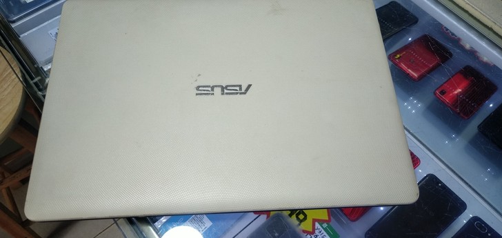 华硕超薄笔记本  包的膜  成色99新 电...