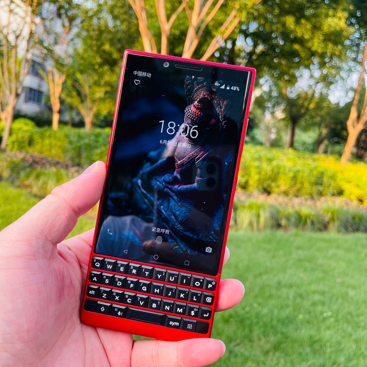 黑莓key2，64g，红色！成色不错！