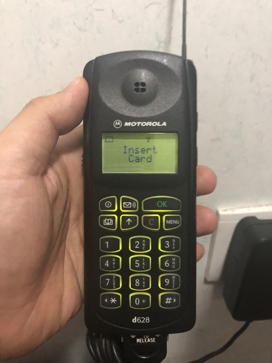 摩托罗拉d628手机,老手机收藏成色,可以...