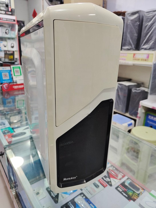 航嘉游戏机箱，自己换了个新的，所以忍痛割爱...