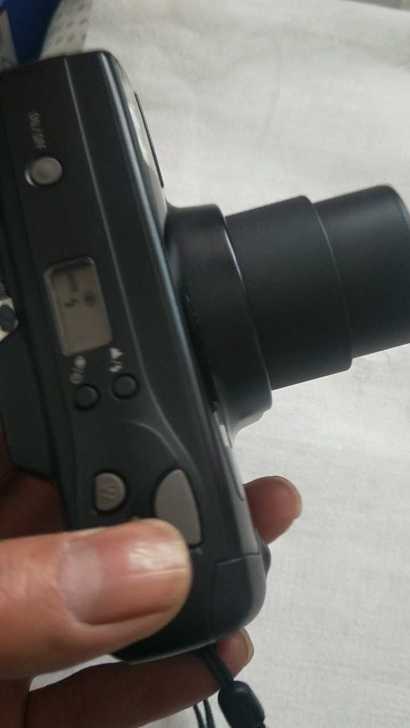 尼康胶片相机ZOOM500两个，成色不好的...