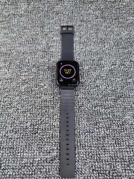 小米手表标准版去年夏天购入 还有一个多月保修