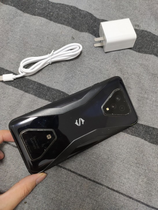 9新黑鲨3代8+128g全网通电竞手机,边...
