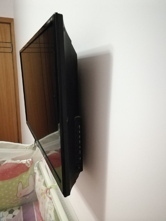 清华同方32寸高清电视