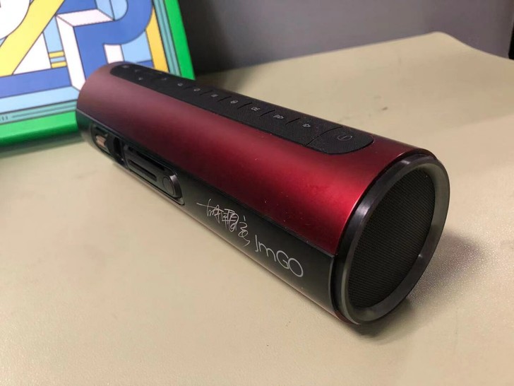 坚果P1投影机720P便携投影仪 移动影院...