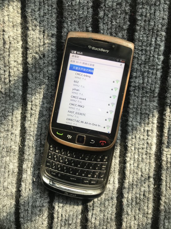 老黑莓键盘手机torch 老古董 玩具机