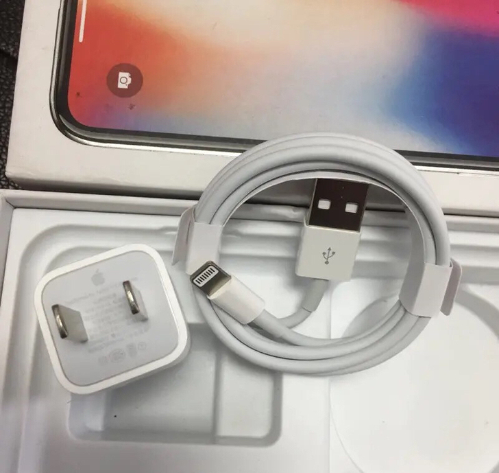 iPhone充电头 数据线 5V