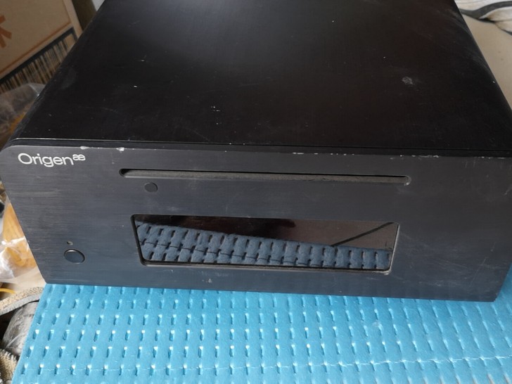 迷你机箱ITX板子可以装!带一个吸盘光驱!...