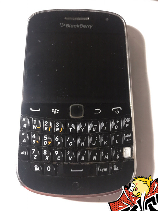 黑莓9930 戒网机子电信国行 但是只认移...