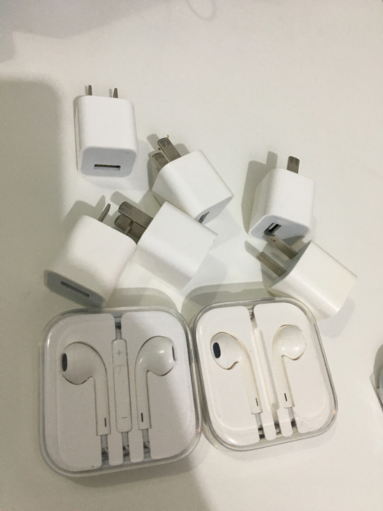苹果原装充电头，30一个