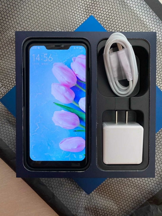 vivox21高配版手机用了三个月新年收到...