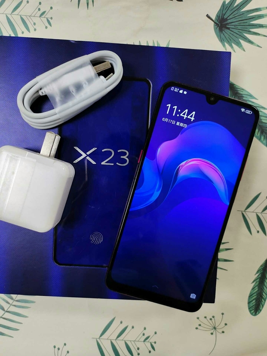 VIVOx23 女生自用手机8+128G，...