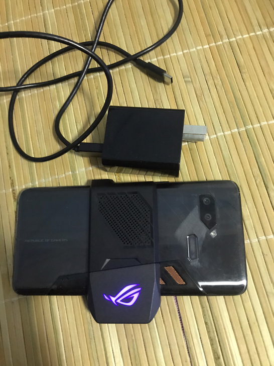 rog1一代电竞游戏手机 、8128 功能...