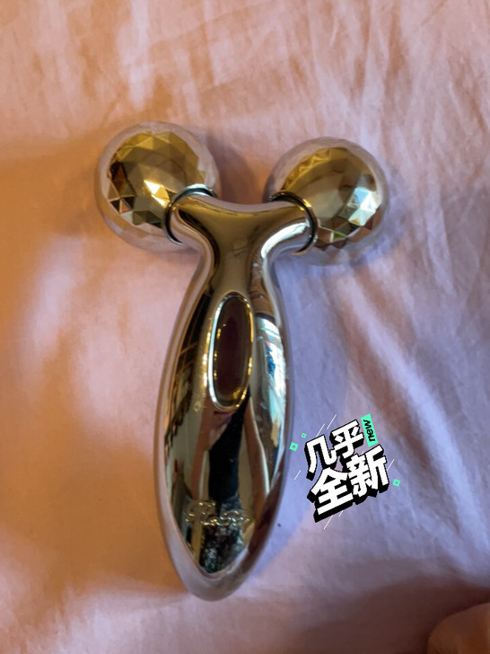 朋友从日本回来送的，闲置不用，喜欢着入。试...