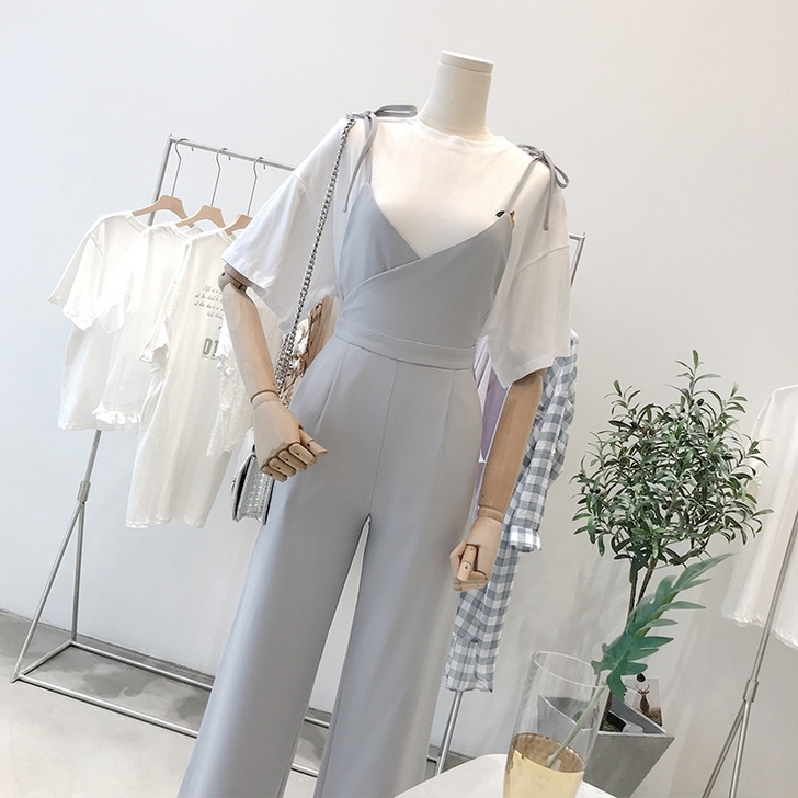 新旧程度 :浅灰吊带连体裤 上一年夏天买的...