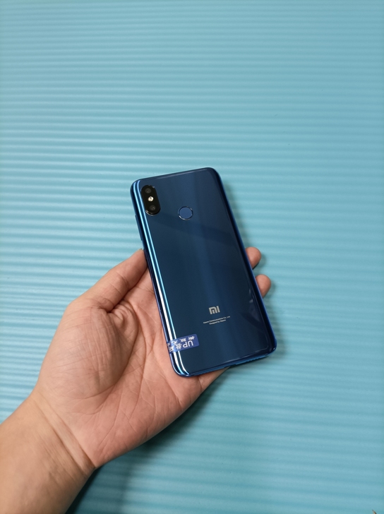 小米8 6+64g.外观完美95新.无拆修...