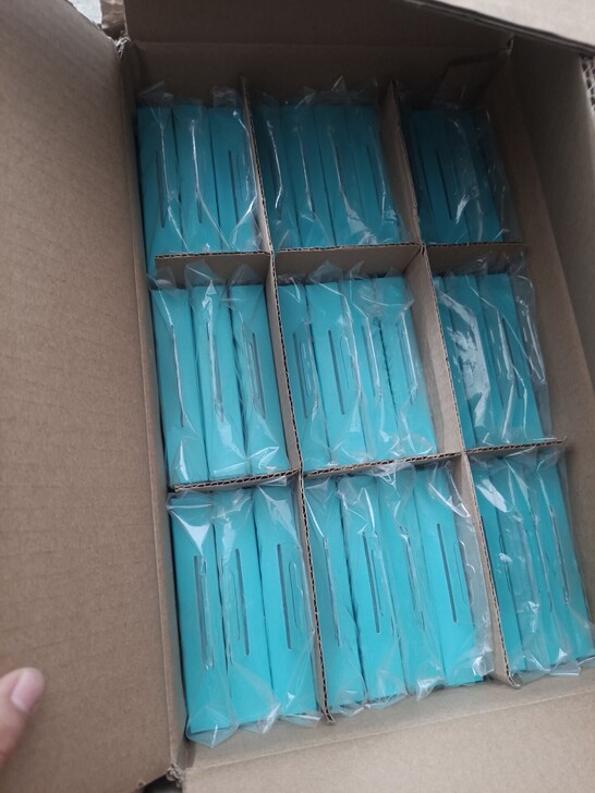 荣耀移动电源2，全新没开封，一万毫安的，官...