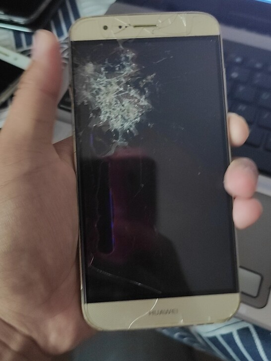 华为麦芒4开机屏幕亮，板好，屏坏，需要的老...