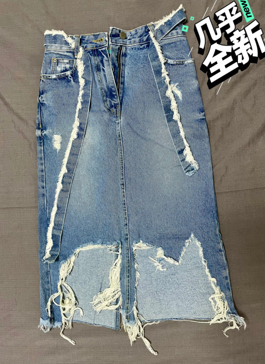 牛仔开叉中裙，韩单。穿二洗二。衣服太多清一...