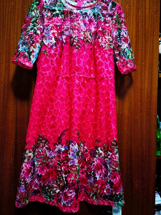 全新乔帛蕾丝绣花连衣裙