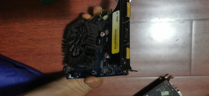 220显卡，索泰的，如图，包邮价格，测好发货