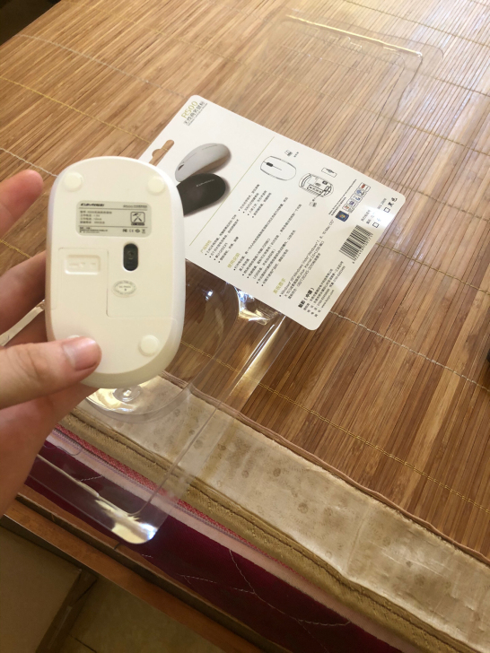 全新蓝牙鼠标。