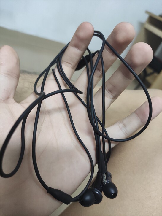 小米原装耳机留着没用，出了