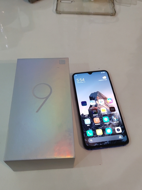 自用小米9 8+128g  手机无任何磕碰...