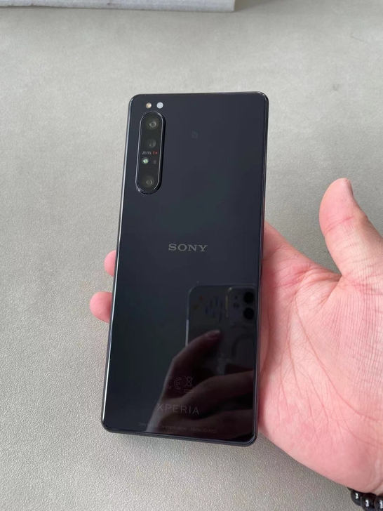 26 索尼Xperia1ii 8+256G...