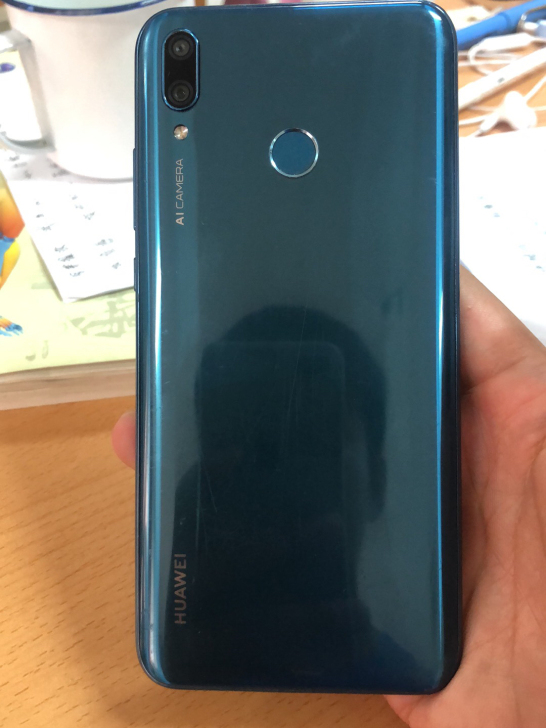 华为畅想9plus 4+128两处磕碰学生来