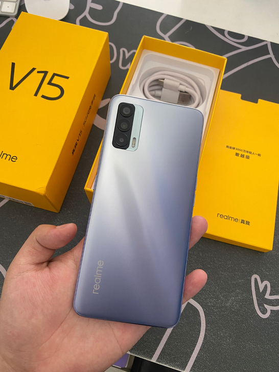 OPPO realme v15 8+128...