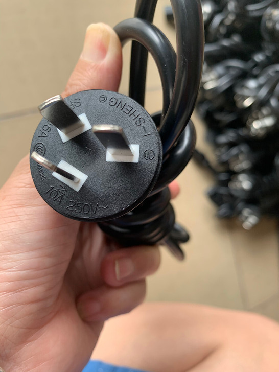 品牌原装电源线长1.8米，运费到付。