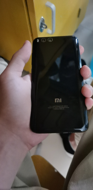 小米6 6+128陶瓷尊享版以前高中买的，...