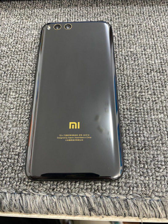 小米6 6+128g 全原装 边框花无隐藏...