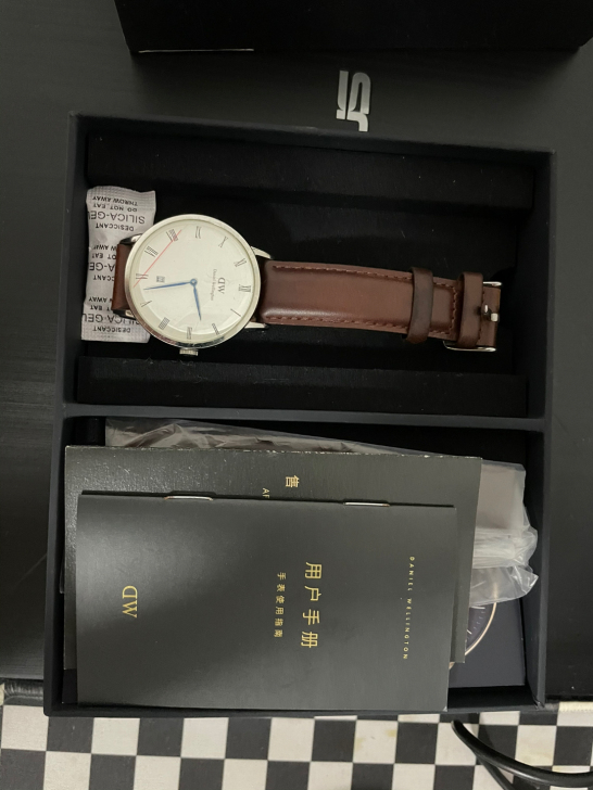 dw表 2年前旗舰店入 保正 入手价150...