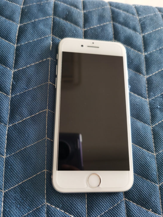 苹果8,64g,自用二奶机,全原,要的来