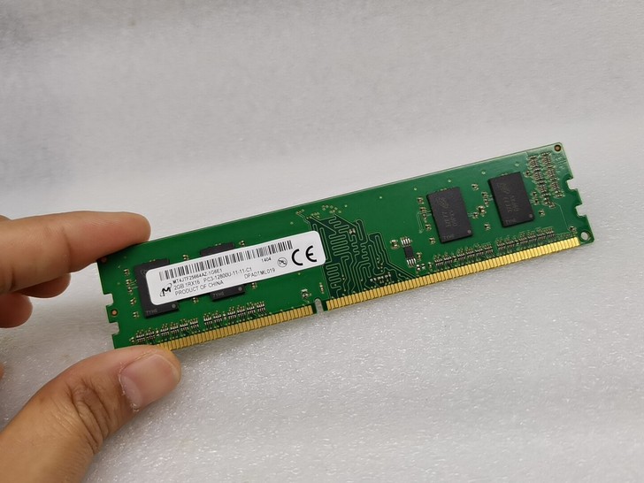 1600/2G电脑台式机内存一条 功能完好